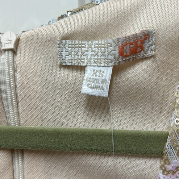 Gianni Bini NWT ivory sequin romper size XS - Picture 3 of 4